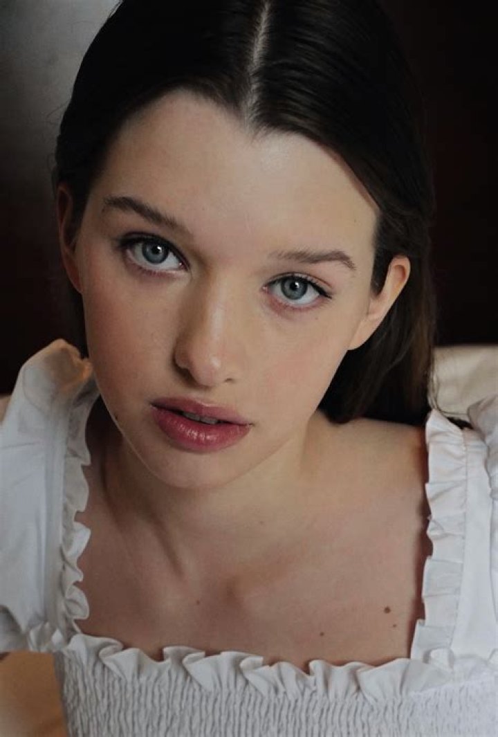 Discover The Enchanting Beauty And Secrets Of Ever Anderson's Feet